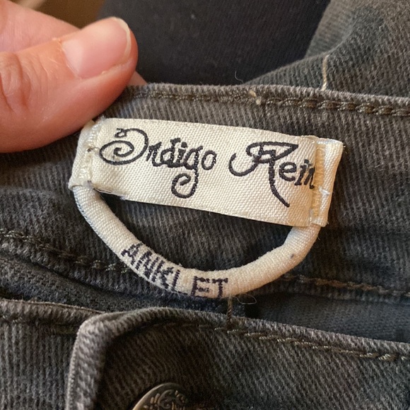 Jeans - Picture 3 of 4